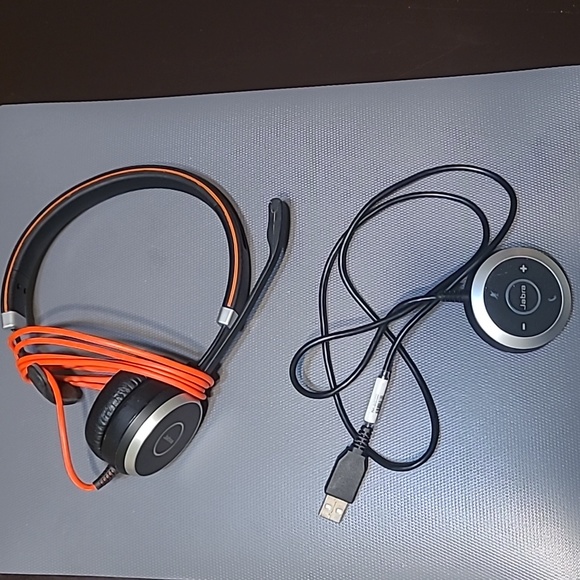 Jabra Evolve 40 Wired Headset HSC017 Professional - Picture 2 of 3